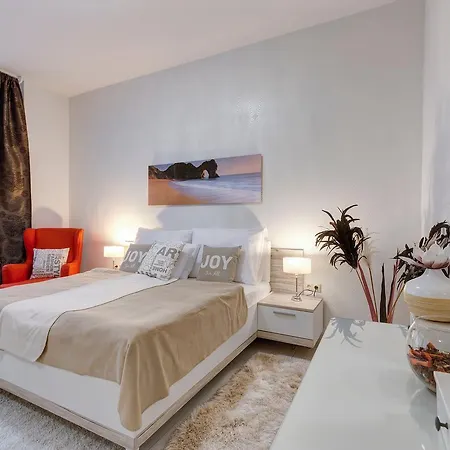 Sweet Dreams At King Street Gold