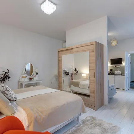 Apartment Sweet Dreams At King Street Gold *