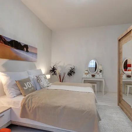 Sweet Dreams At King Street Gold *
