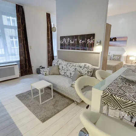 Sweet Dreams At King Street Gold Apartment *